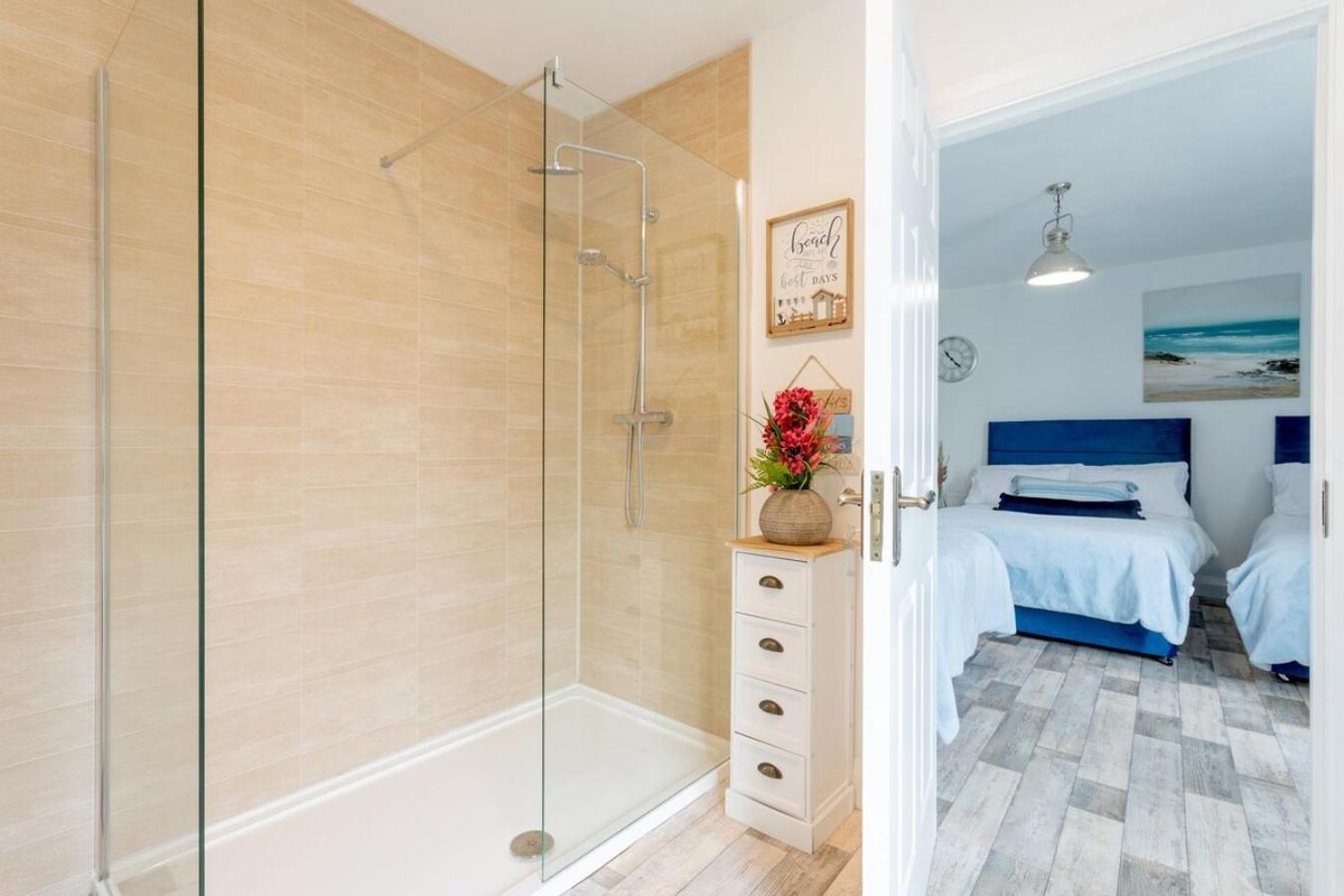 Holland House No3 * Clarecastle